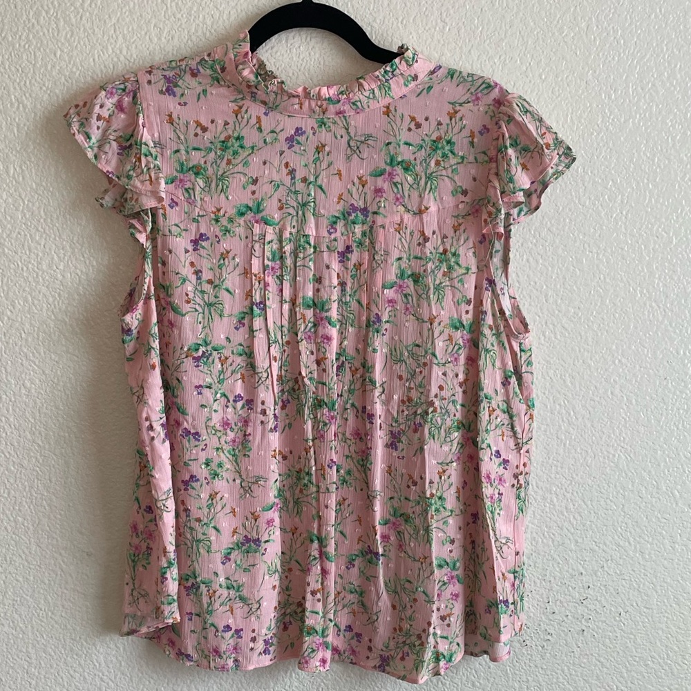 NWT Rose + Olive High Neck Pleated Pink Floral Top Blouse with Buttons Large
